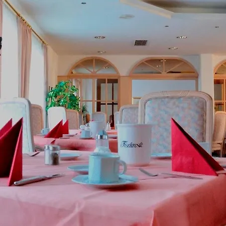 מלון Central Hotel