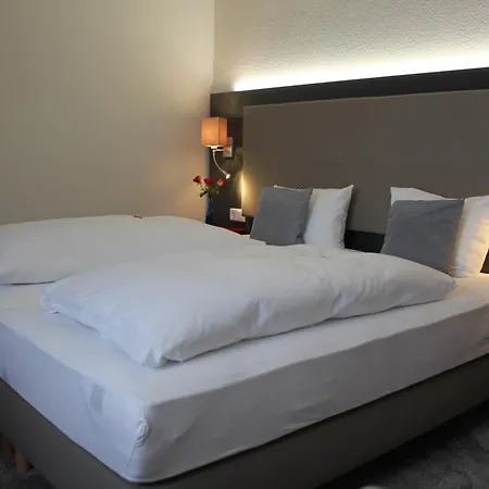מלון Central Hotel