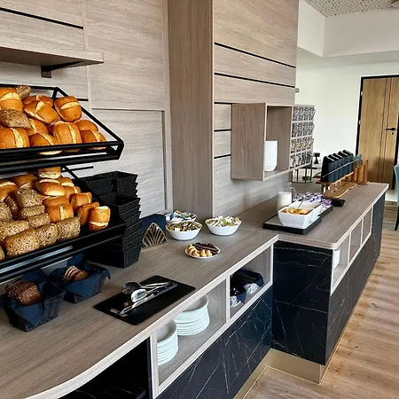 Central Hotel 3*