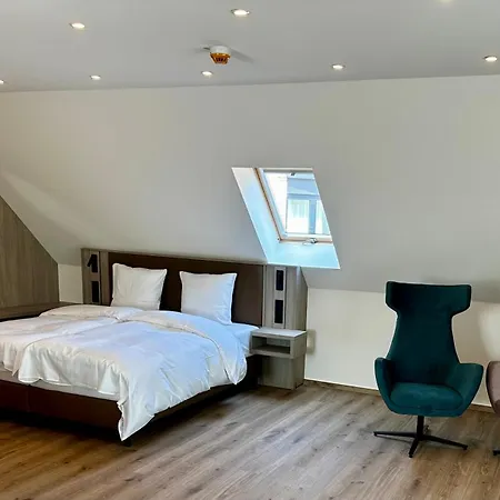 Central Hotel 3* פלאנסבורג