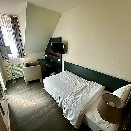 Ξενοδοχείο Central Hotel 3*